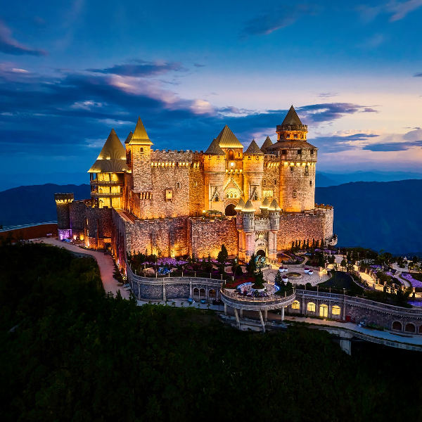 Review Bà Nà Hills 2025: Kinh nghiệm di chuyển, ăn gì, chơi gì? - [THÔNG BÁO] BẢNG GIÁ VÉ VÀ DỊCH VỤ TẠI BA NA HILLS NĂM 2025